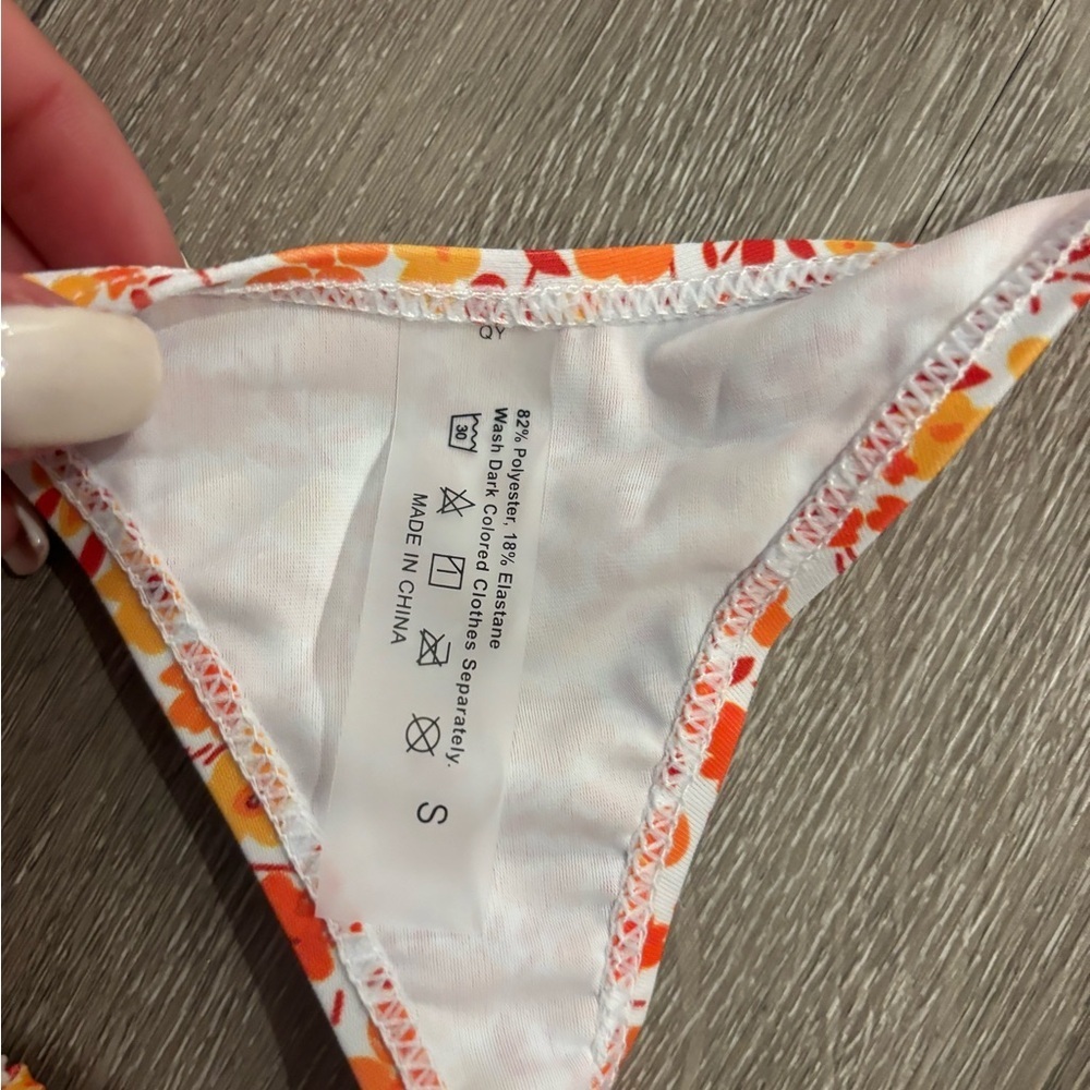 SHEIN Orange Floral Bikini Set SMALL NWT - Picture 3 of 3